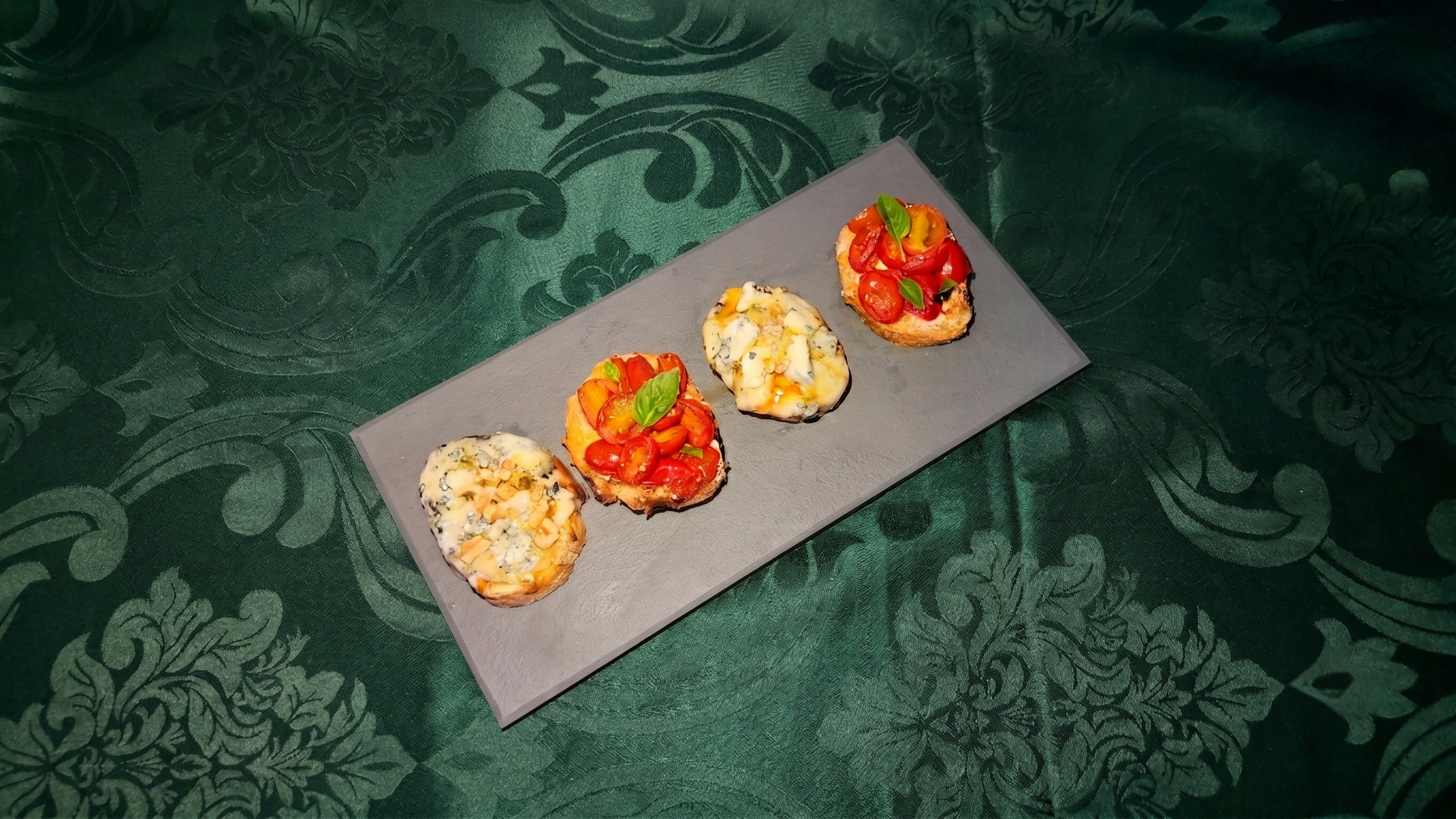 Duo de Bruschettas Artesanais