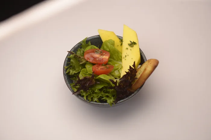 Salada com Molho de Ervas