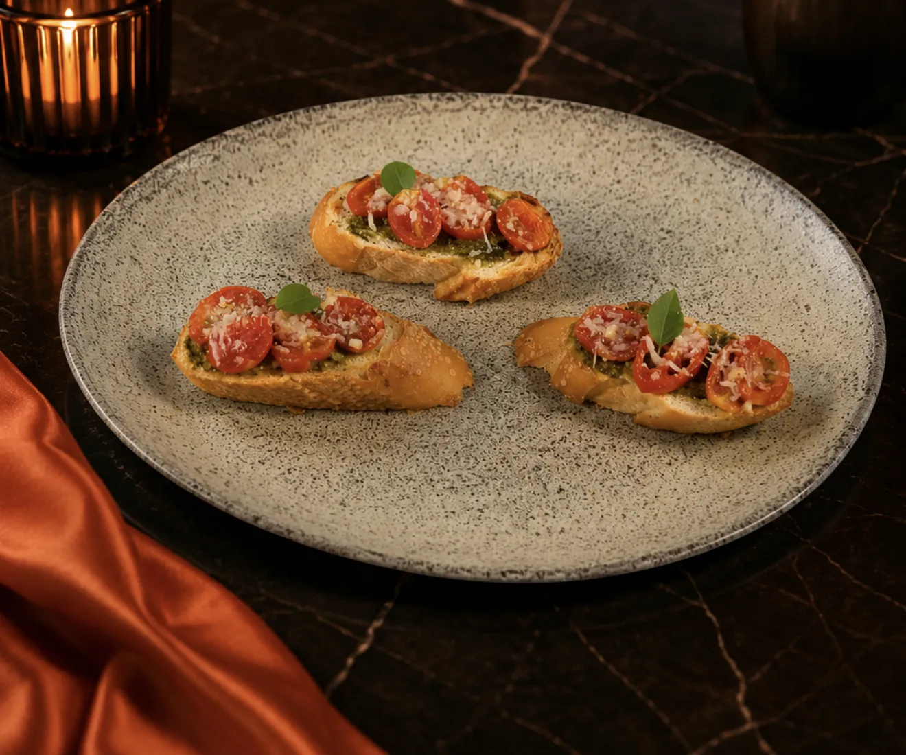 Bruschetta de Tomate Cereja e Manjericão